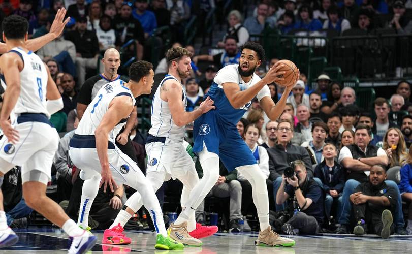 九游下载官网-包含内线争霸：篮下强硬对抗的精彩瞬间的词条