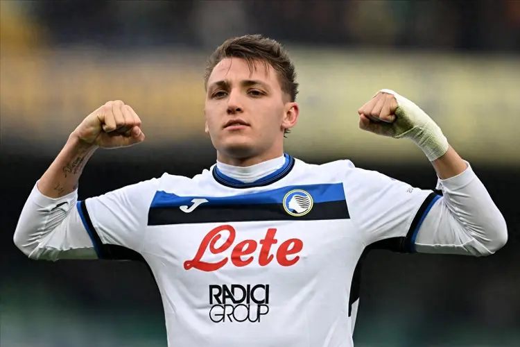 意甲前线对决，比分2-2，明星前锋各贡献一球，场均运球成功率85%的简单介绍