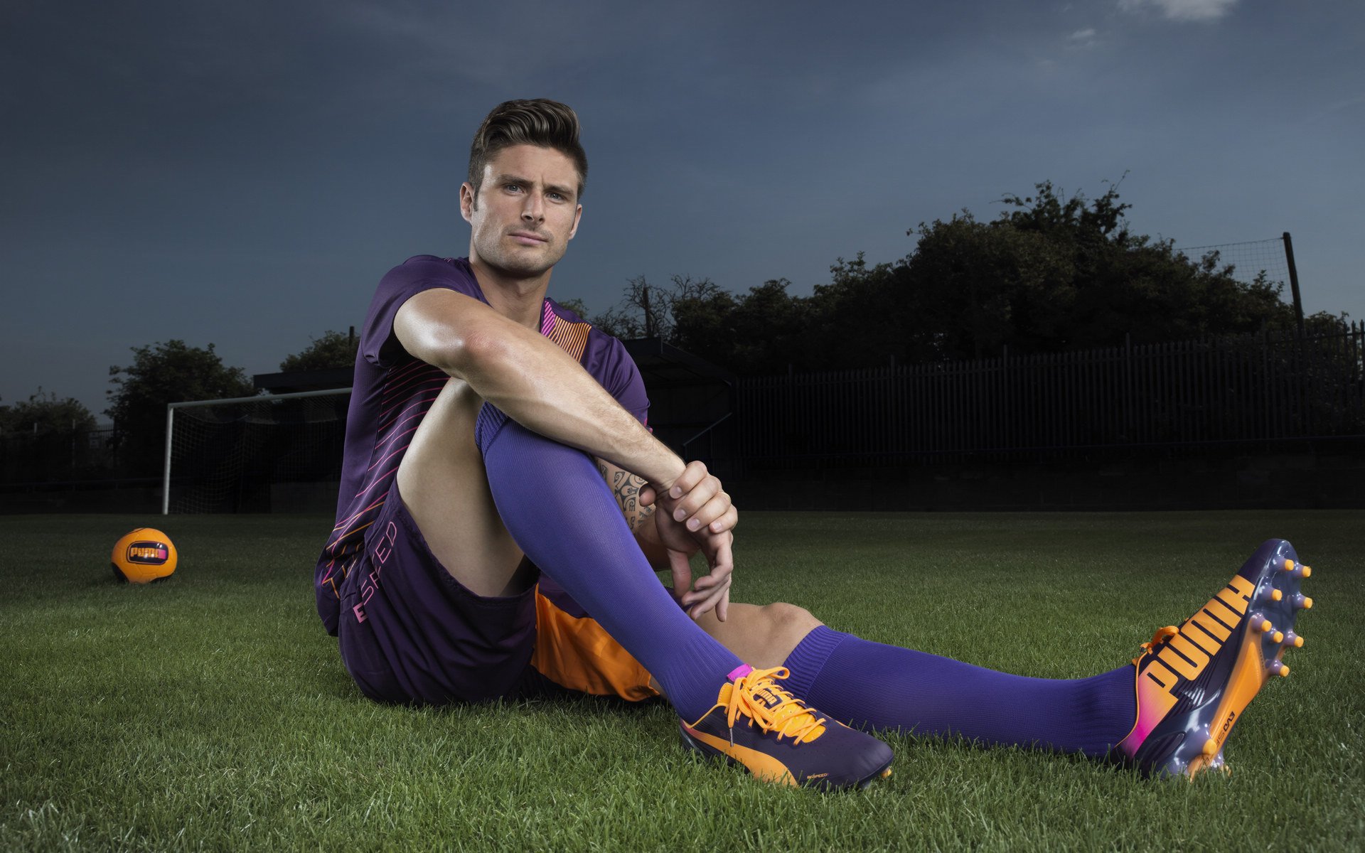 勇士在最后两分钟狂砍15分，库里连续三次远距离三分帮助球队完成惊天逆转！