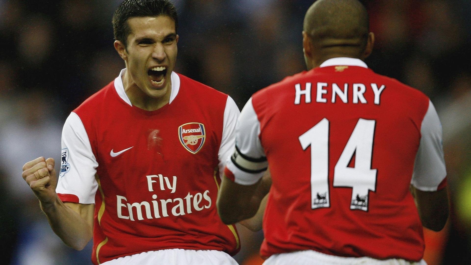 葡萄牙体育前锋吉奥克雷斯在赛季中打入53球，吸引多家英超俱乐部关注。